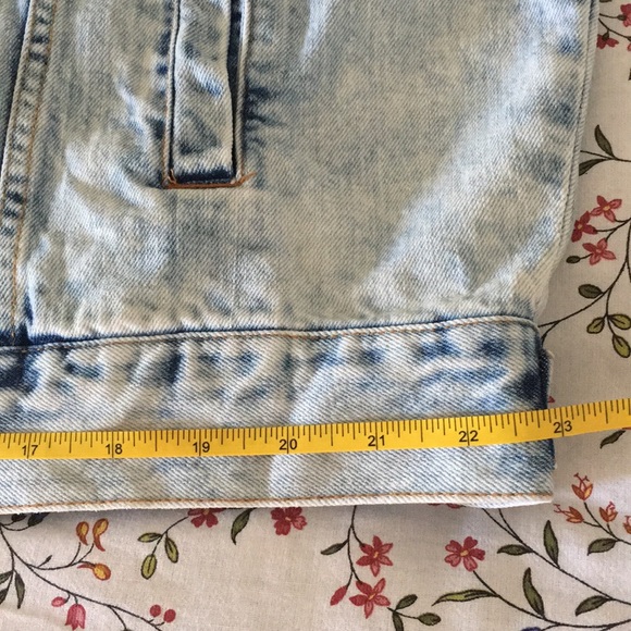 H&M TREND Oversized Snowflake Wash Denim Jacket - Picture 11 of 16